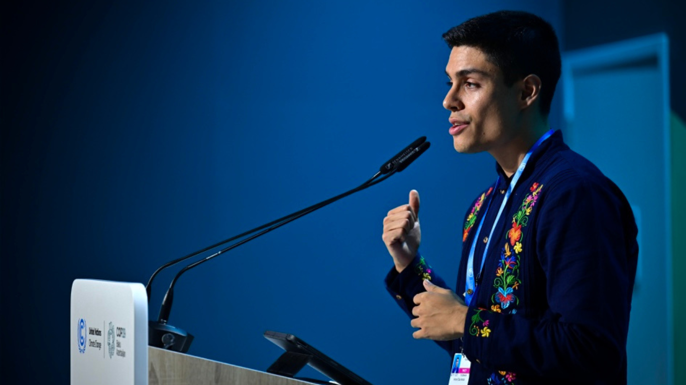 Antonio Díaz Aranda speaking at COP29 in Azerbaijan. 