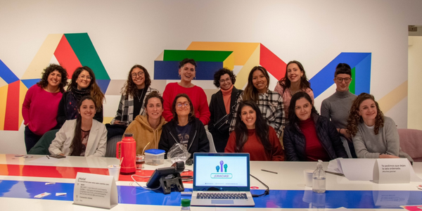 Ivana and her students at a workshop